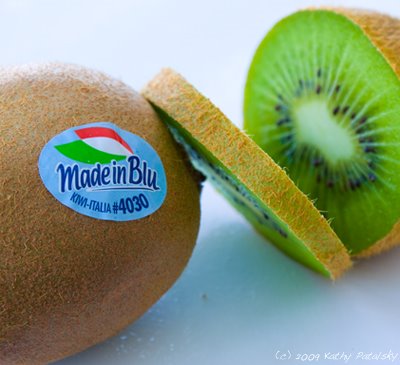 https://healthyhappylife.com/wp-content/uploads/2009/04/fruit-labels-kiwi-400-1.jpg