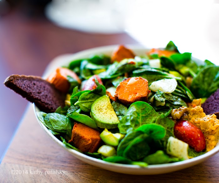 vegan spinach walnuts tomato avocado sweet potato hummus onion salad