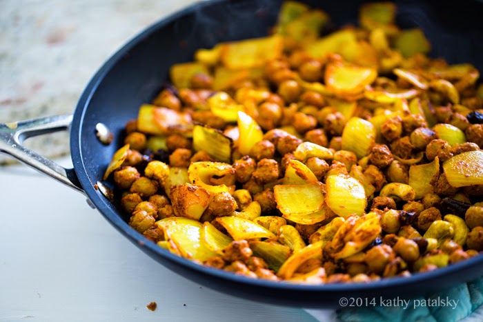 one skillet curry chickpeas