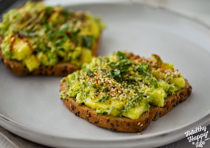 https://healthyhappylife.com/wp-content/uploads/2015/01/2015_01_09_avocado-toast-pineapple_9999_75pineapple-avo-toast1200700-1.jpg