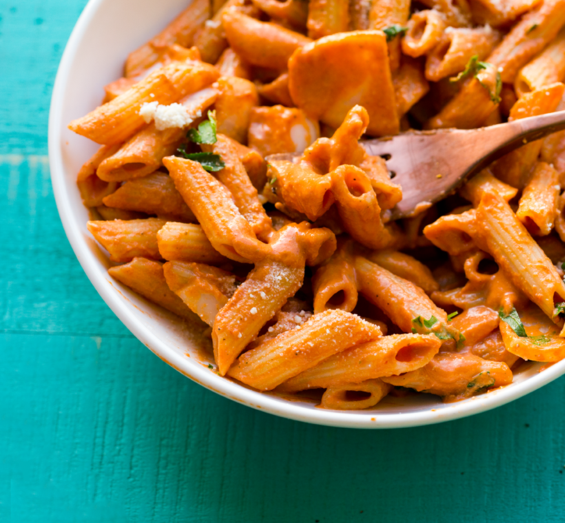 Vegan Creamy Tomato Pasta Sauce in a Flash! - HealthyHappyLife.com