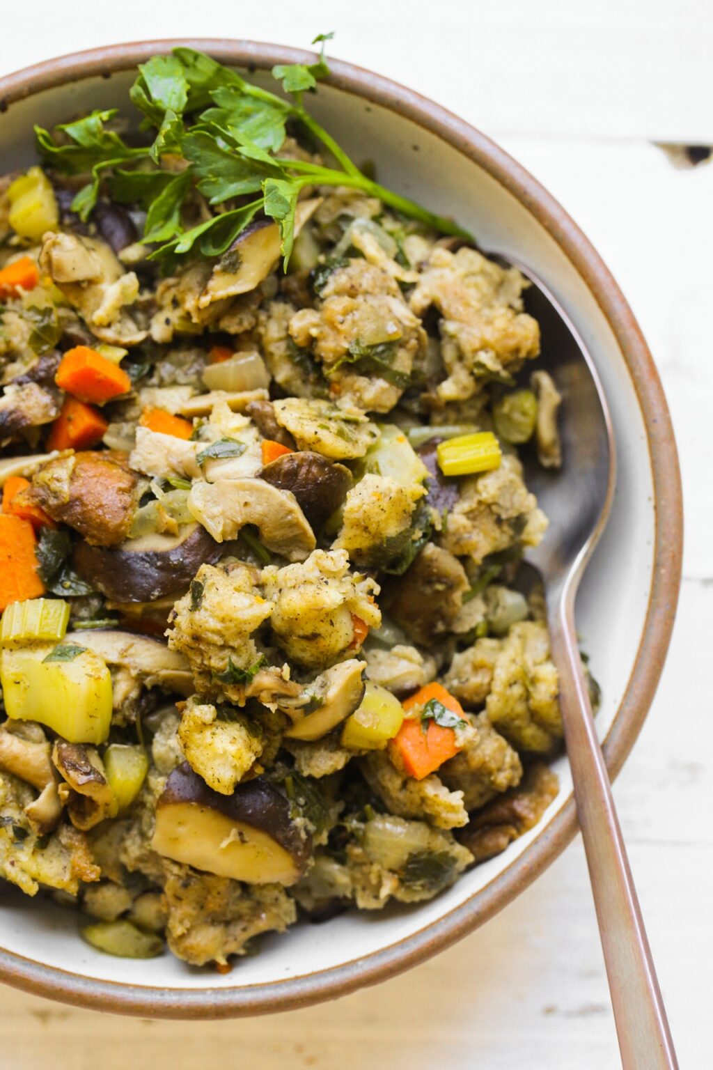 Vegan Mushroom Stuffing - HealthyHappyLife.com