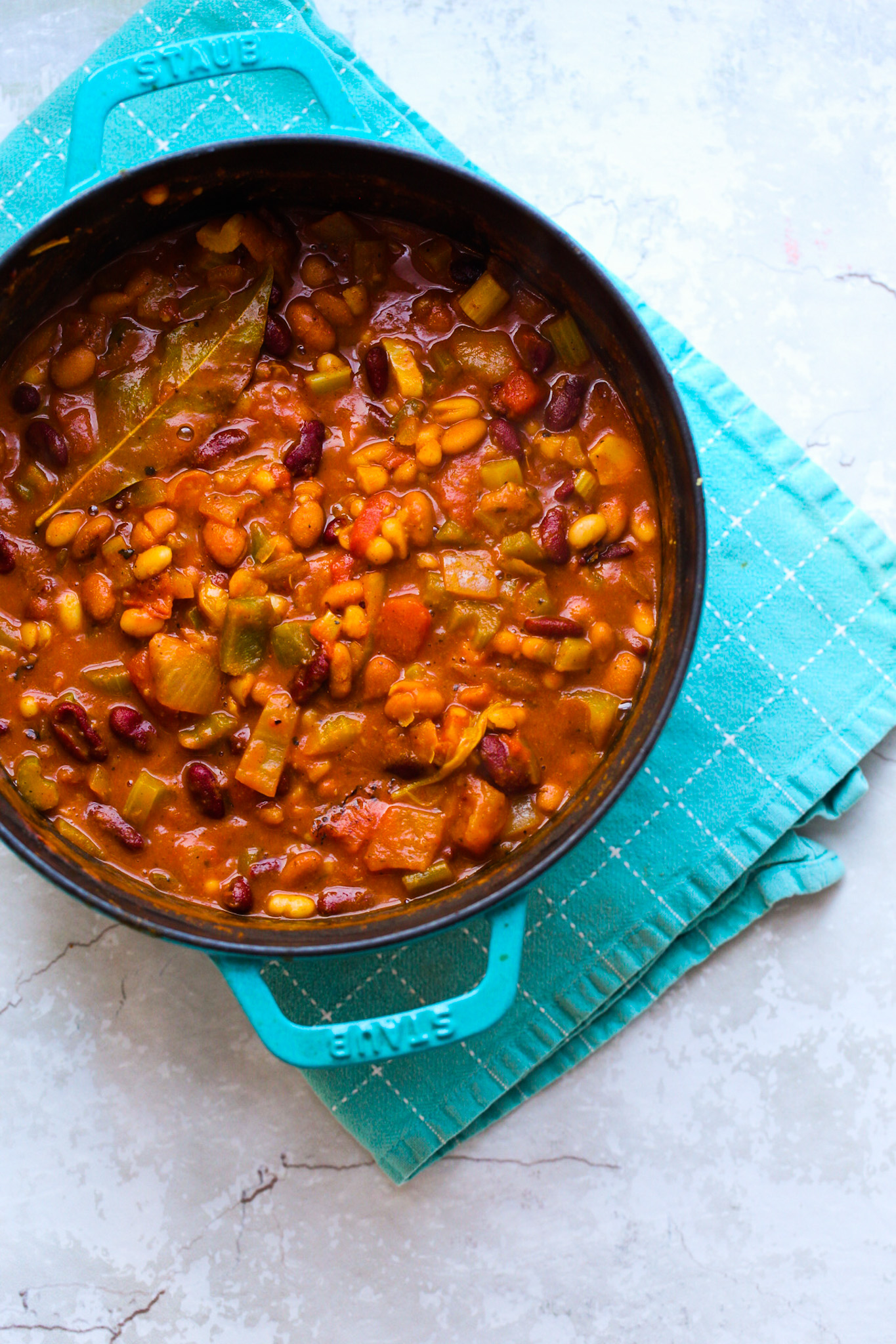 veggie bean chili in a teal pot