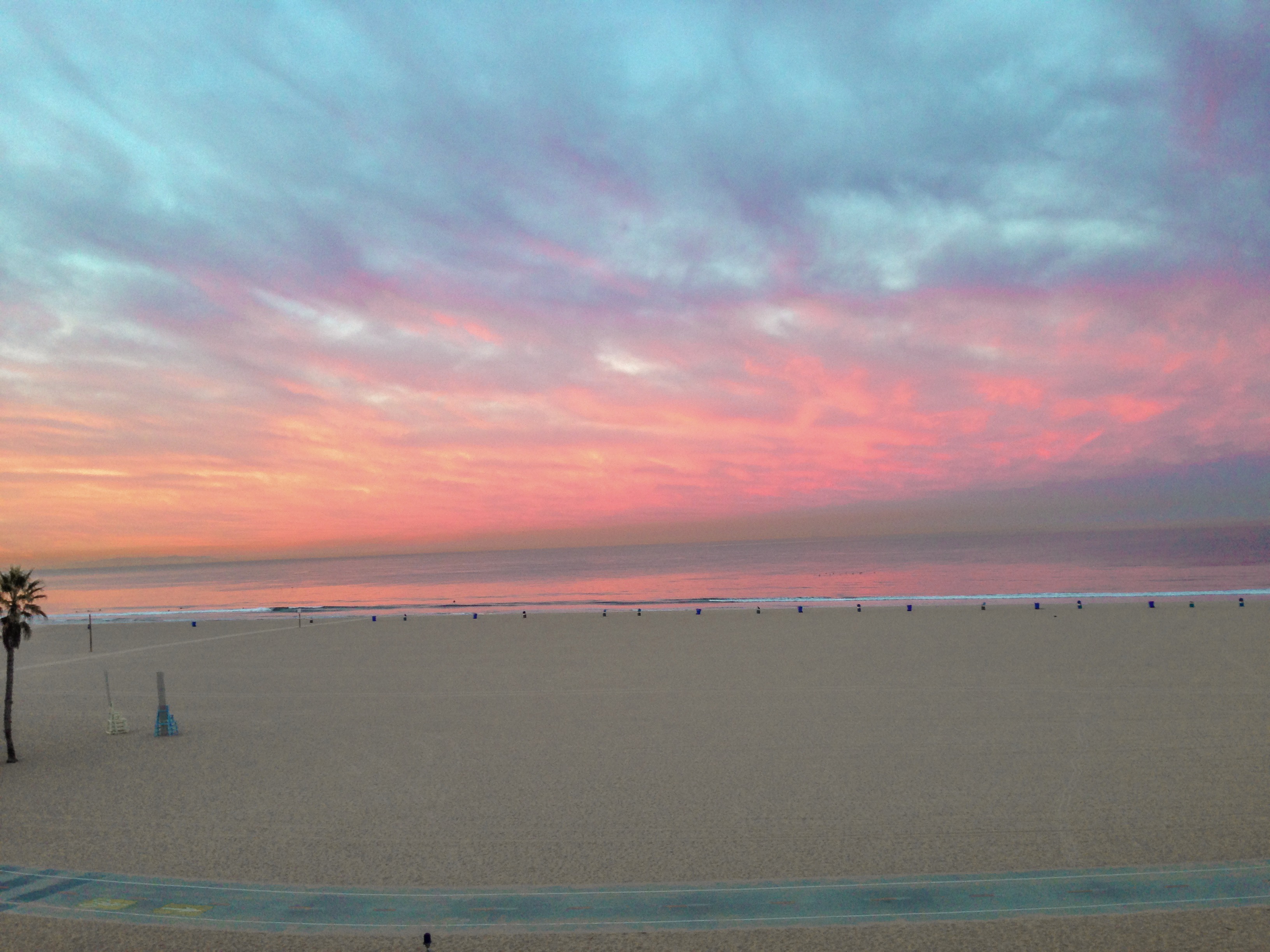 pink sunrise in santa monica