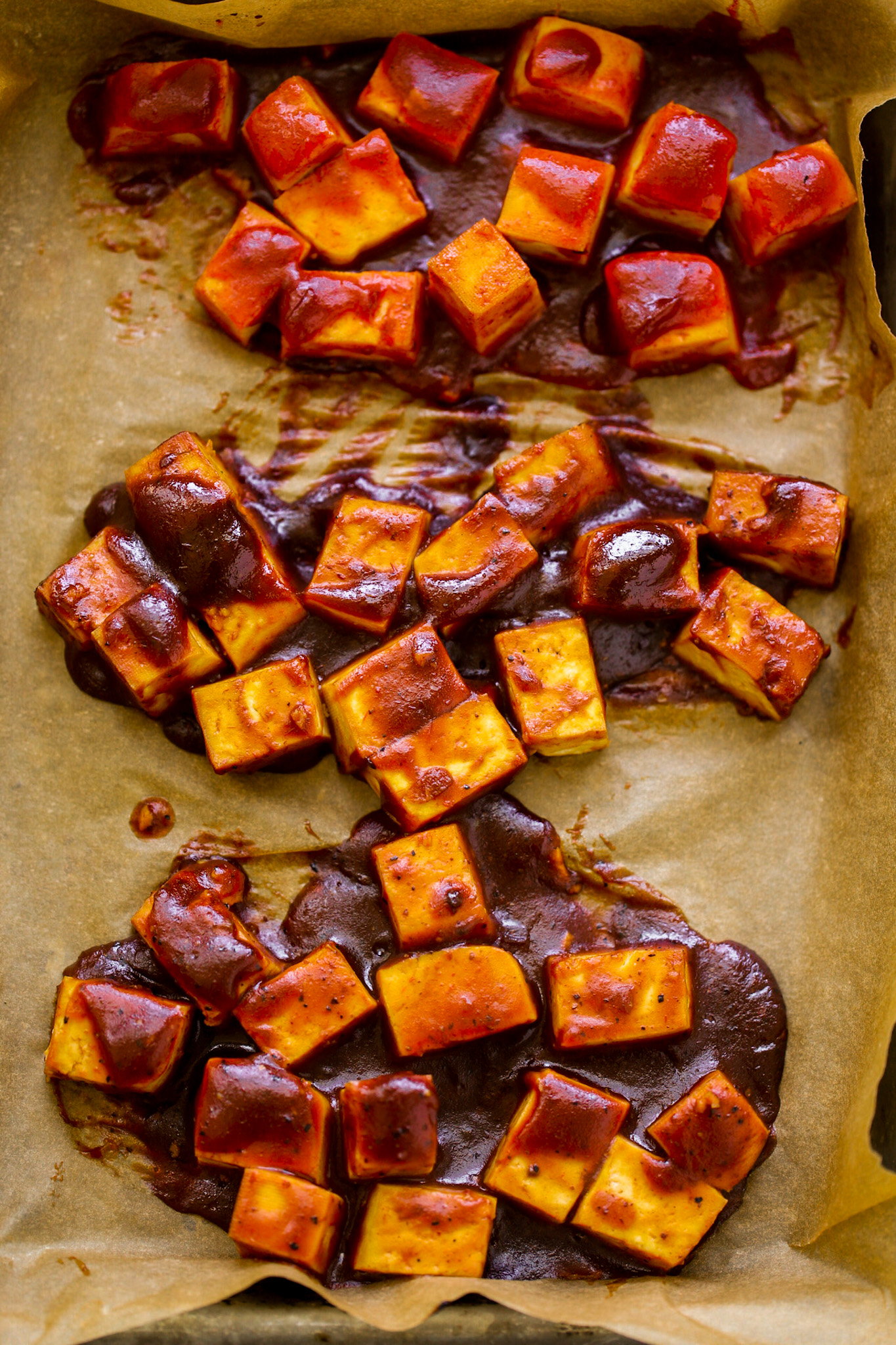 https://healthyhappylife.com/wp-content/uploads/2020/04/bbq-sauce-baked-tofu-IMG_8305.jpg