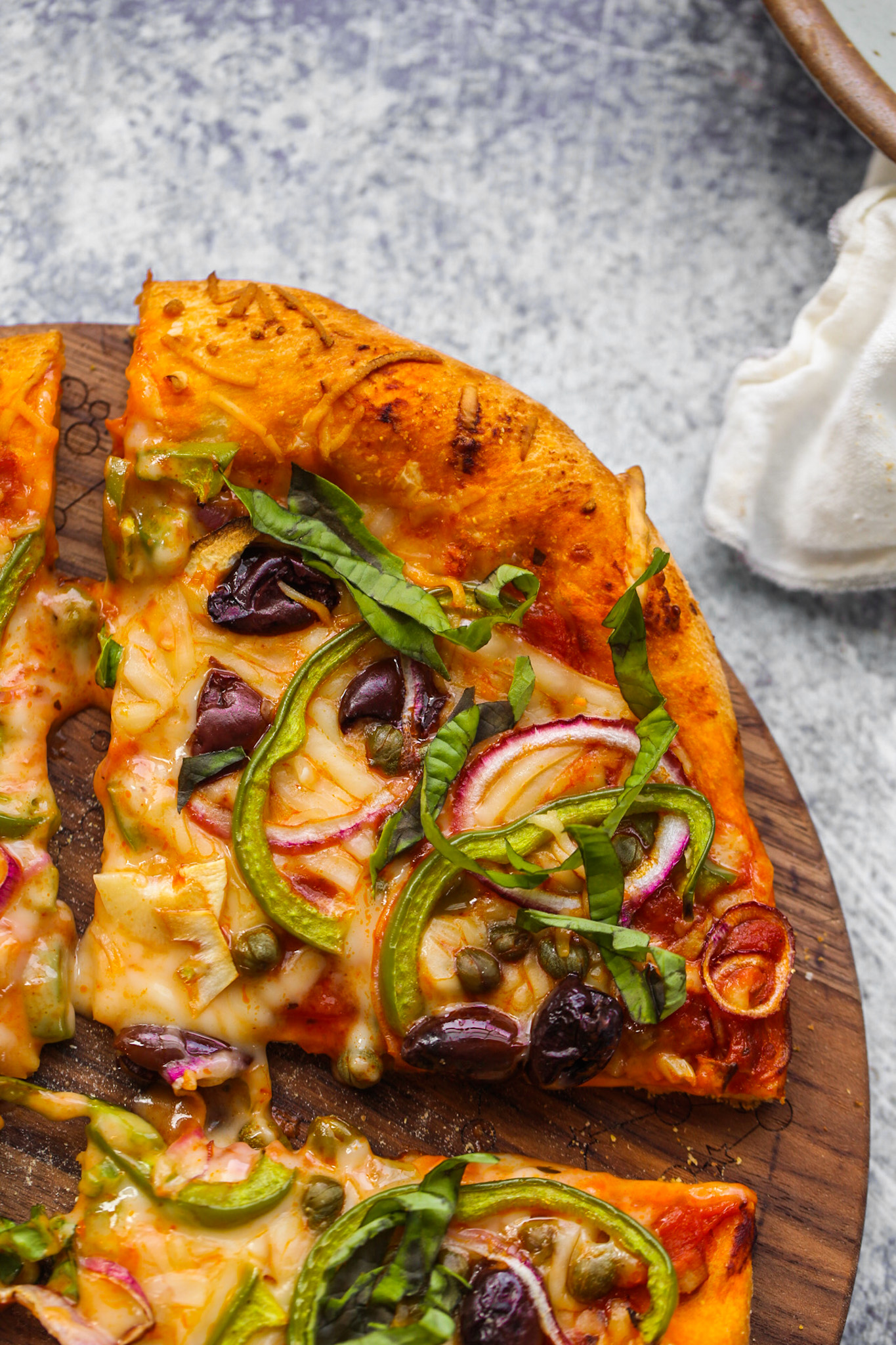 melty cheese vegan pizza