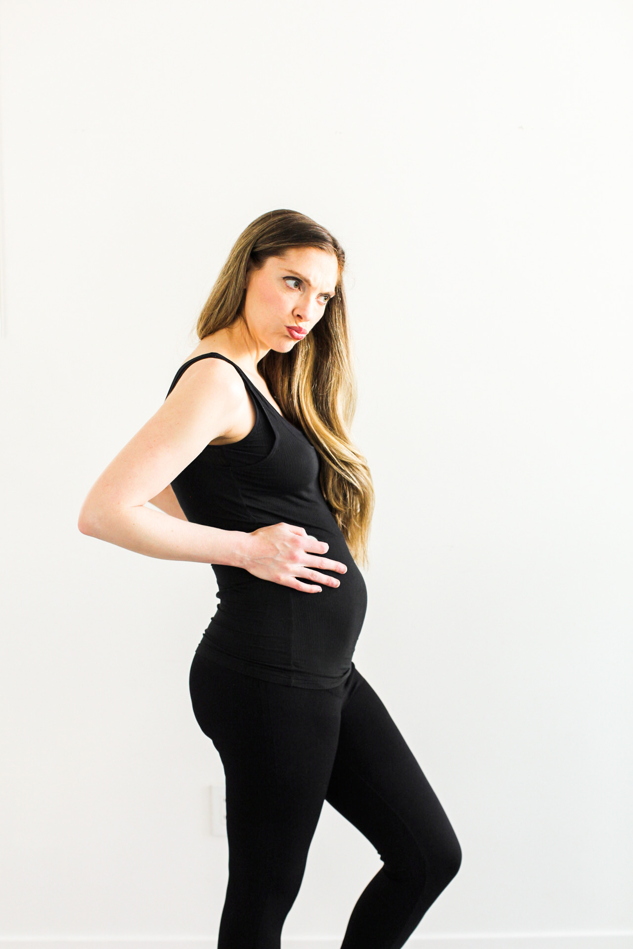 26 Weeks Bumpdate (Photos) - HealthyHappyLife.com