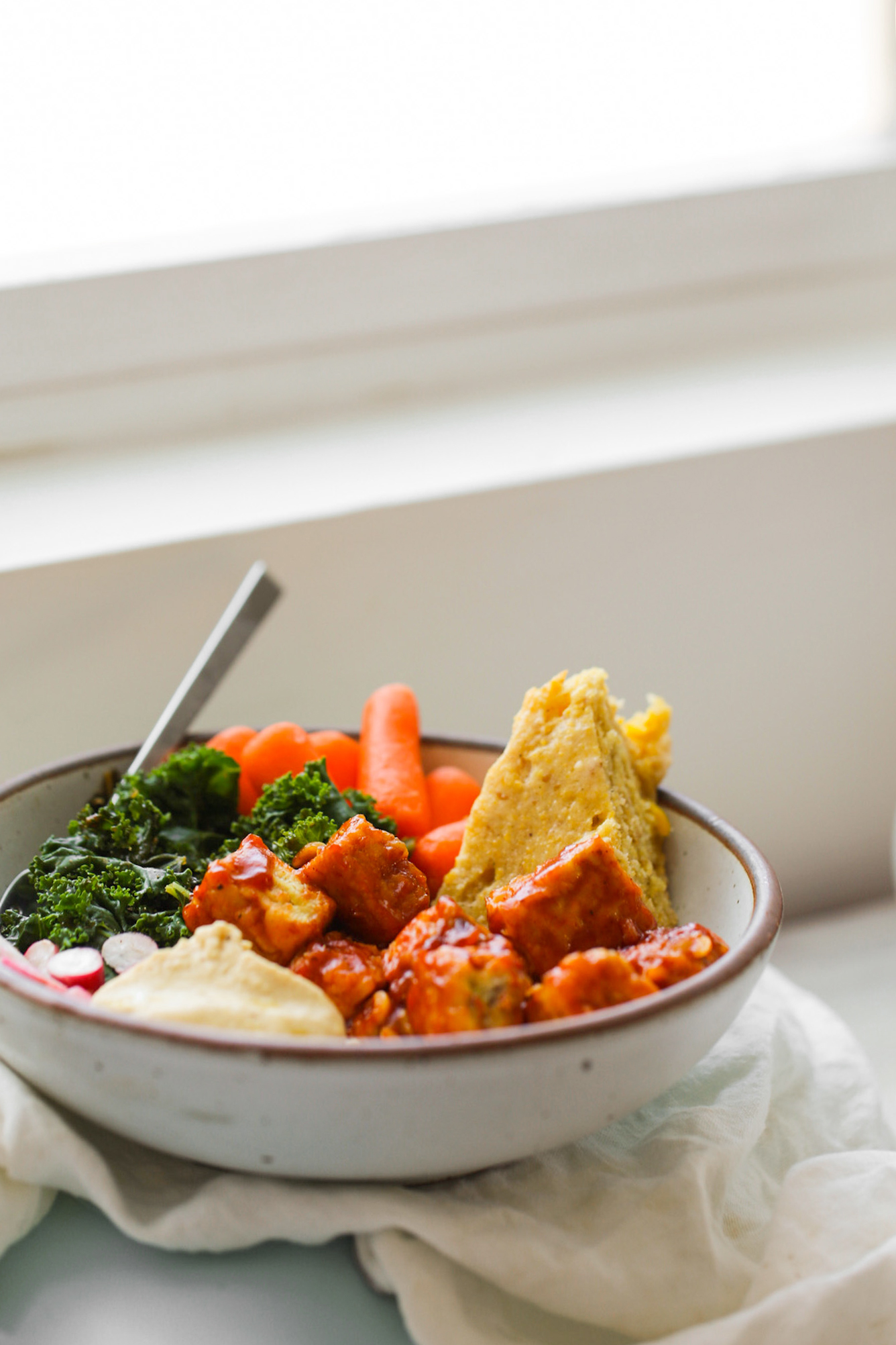 bbq tempeh kale bowl