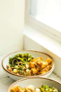 peanut noodle bowls with tempeh