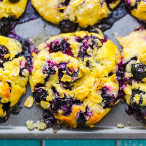 https://healthyhappylife.com/wp-content/uploads/2020/07/recipe-famous-fresh-blueberry-muffins-vegan-IMG_2105-683x1024-1-500x500.jpg