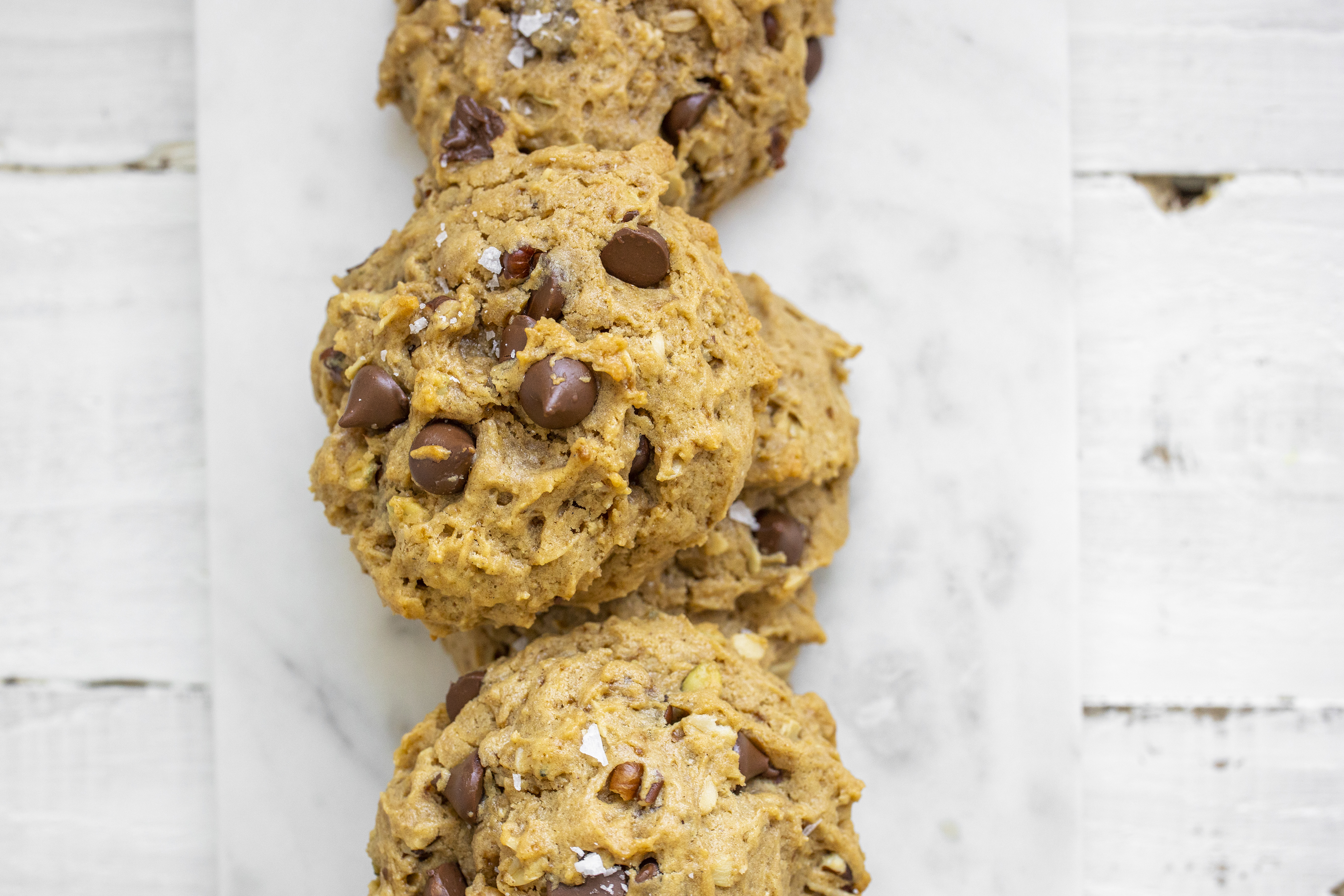 https://healthyhappylife.com/wp-content/uploads/2020/11/EVERYTHING-DOUBLE-SCOOP-COOKIES-0V9A6865.jpg