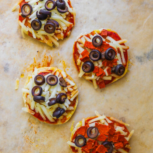 vegan-english-muffin-pizzas-
