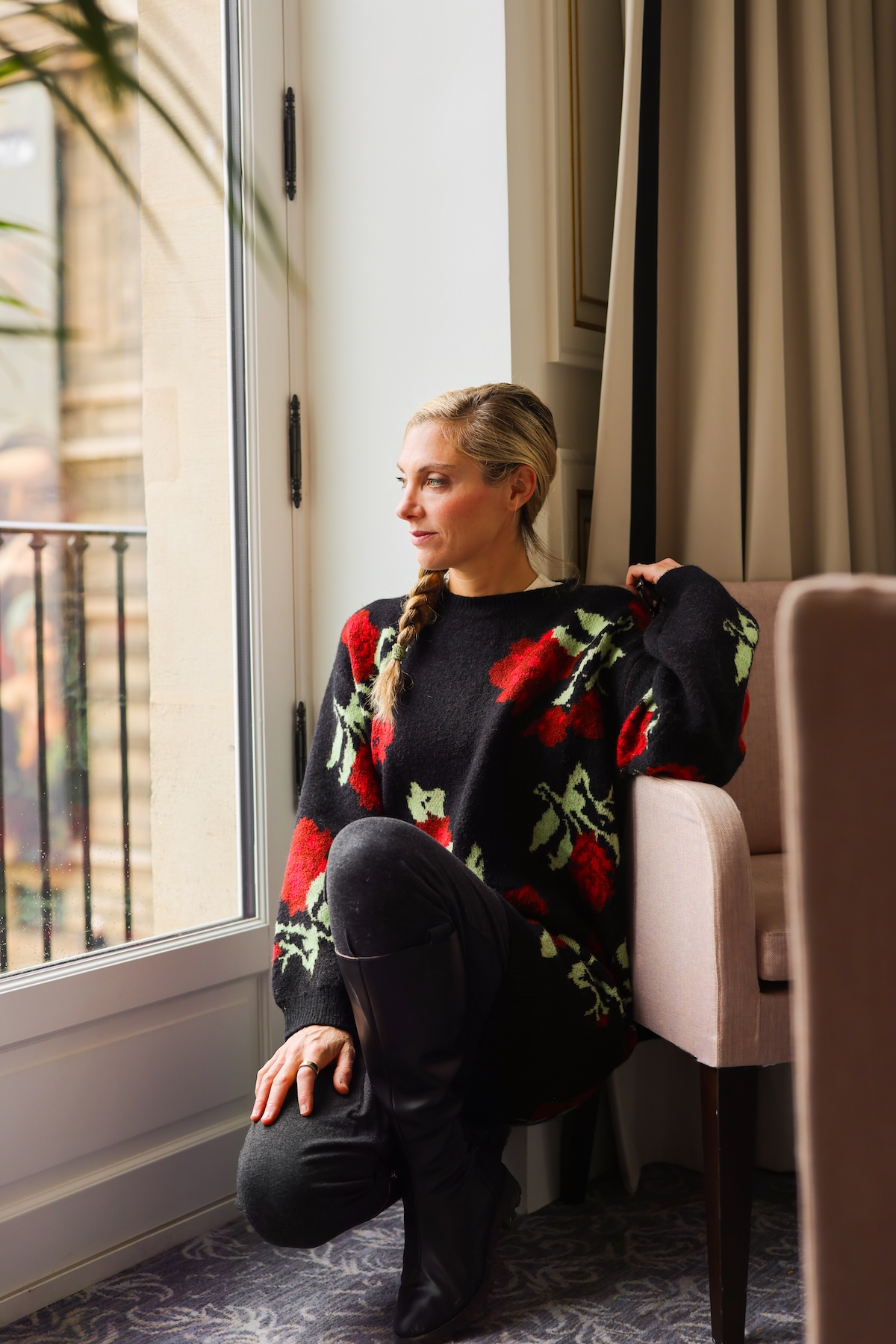 kathy in hotel in Paris