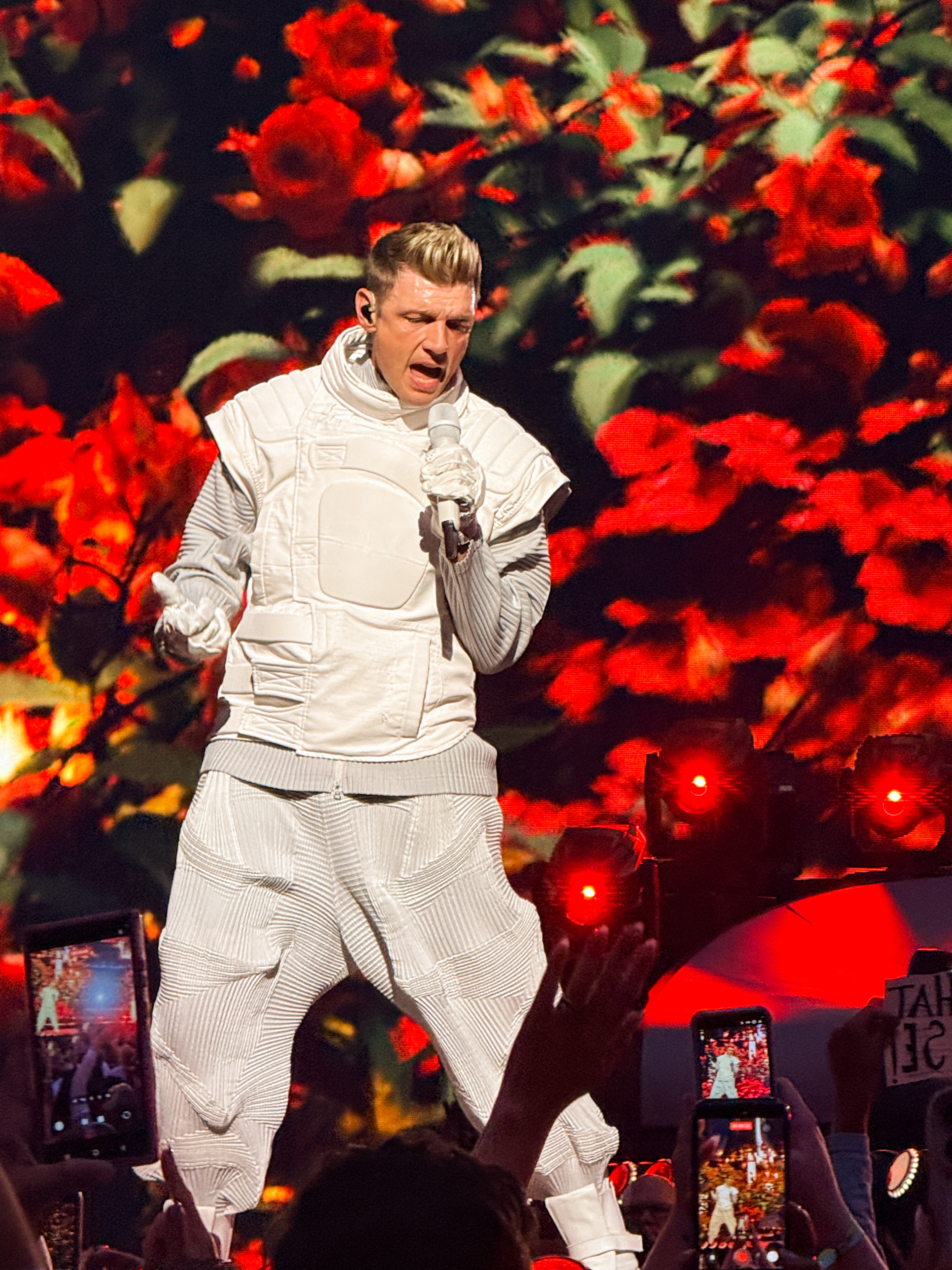 nick Carter sphere Vegas red flowers